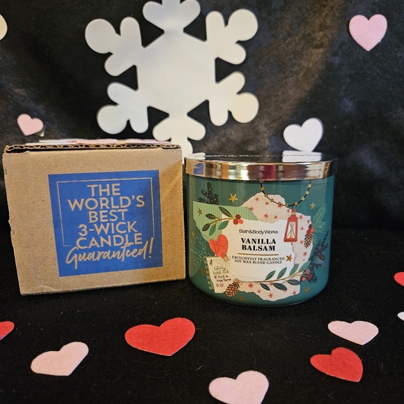 NWT Bath & Body Works Vanilla Balsam 3-Wick Candle - Green and Gold - Picture 5 of 5